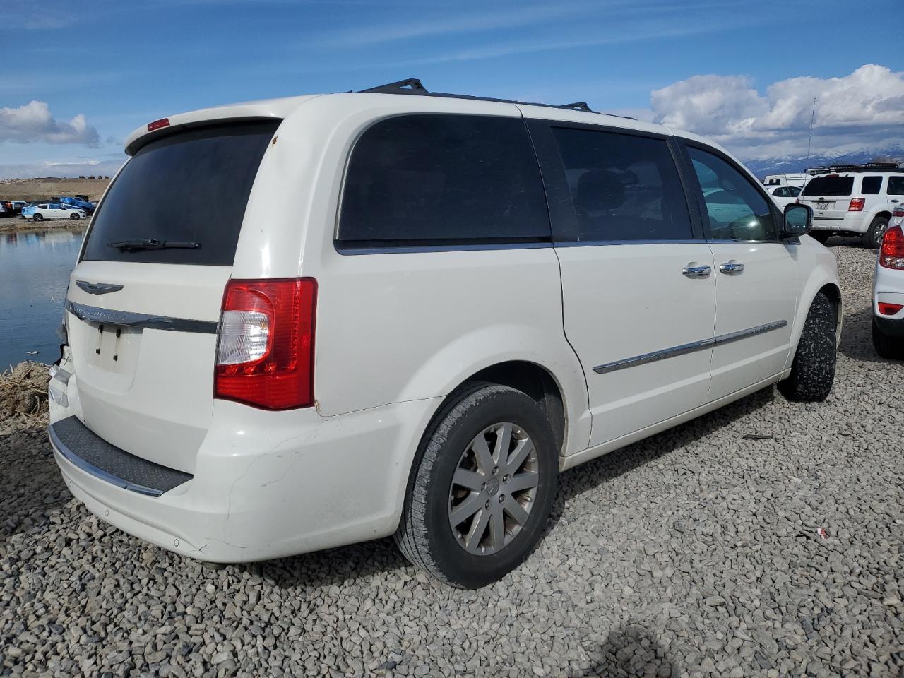 2011 Chrysler Town & Country - Image 3