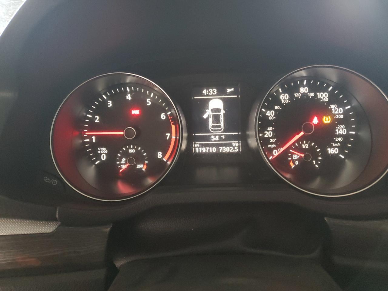 2017 Volkswagen Passat - Image 9
