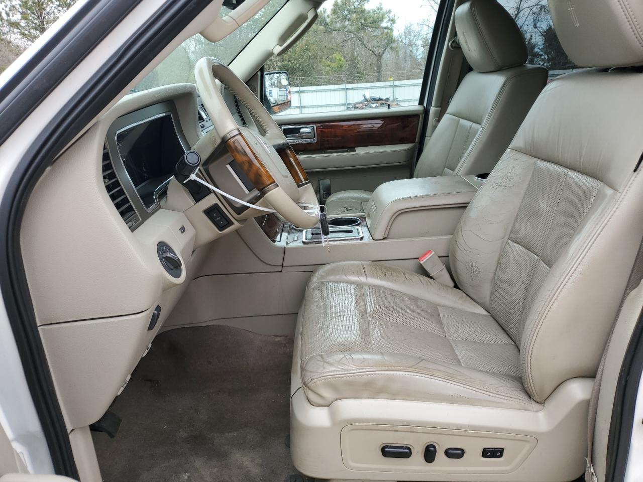 2012 Lincoln Navigator - Image 7