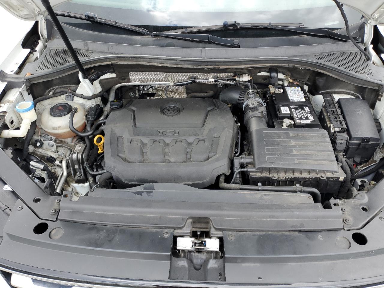 2020 Volkswagen Tiguan - Image 12