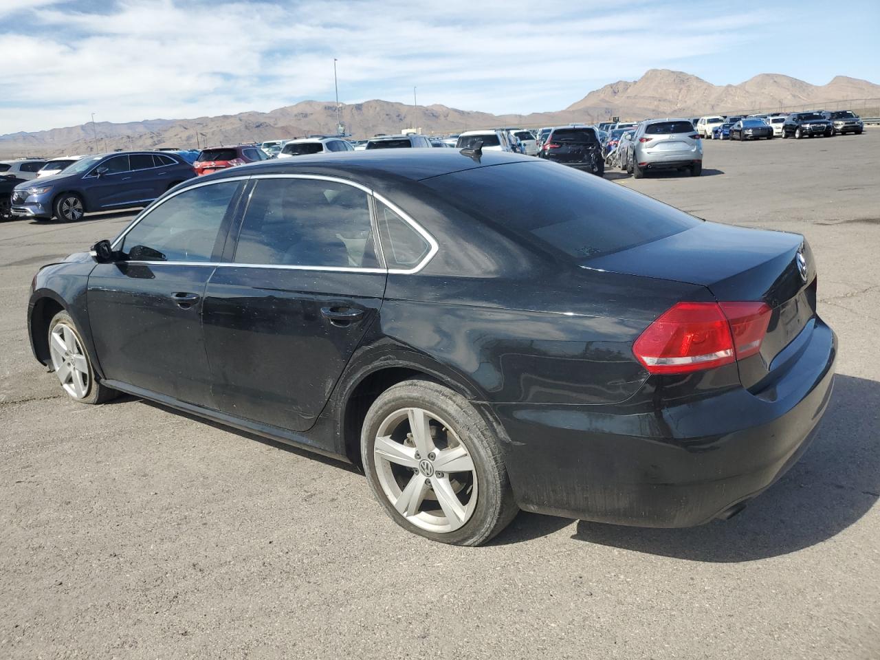 2015 Volkswagen Passat - Image 2