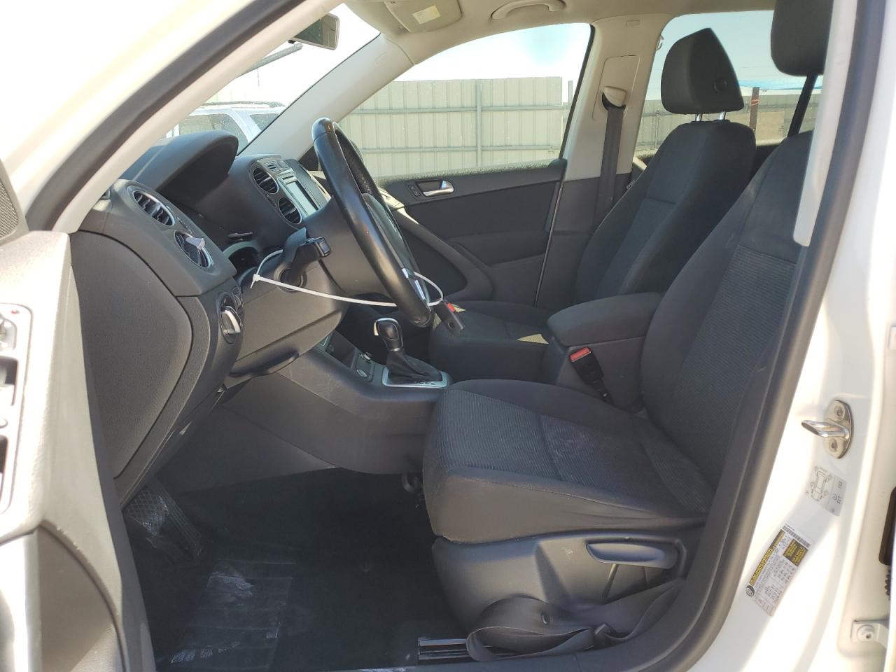 2017 Volkswagen Tiguan - Image 7