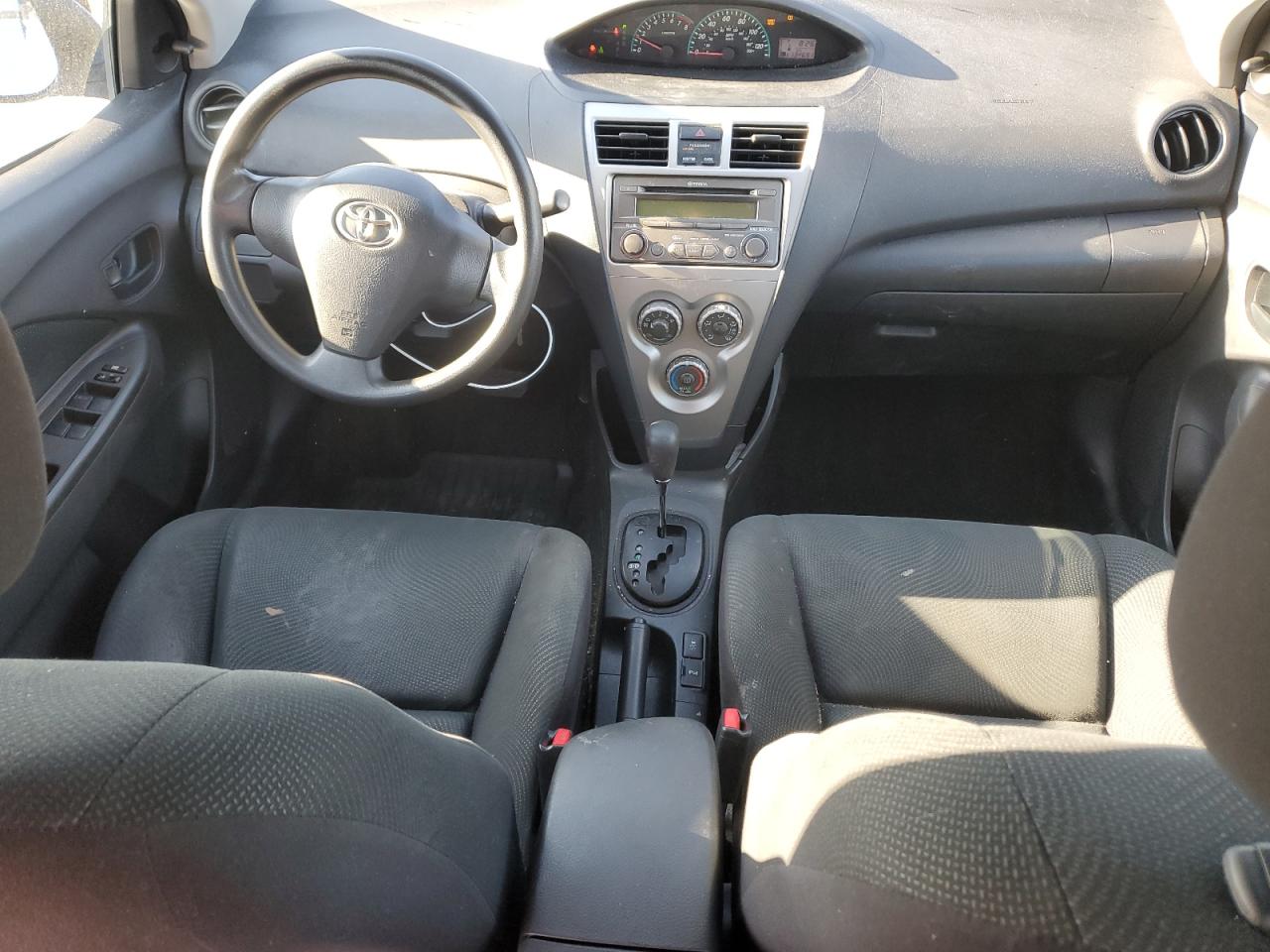 2012 Toyota Yaris - Image 8