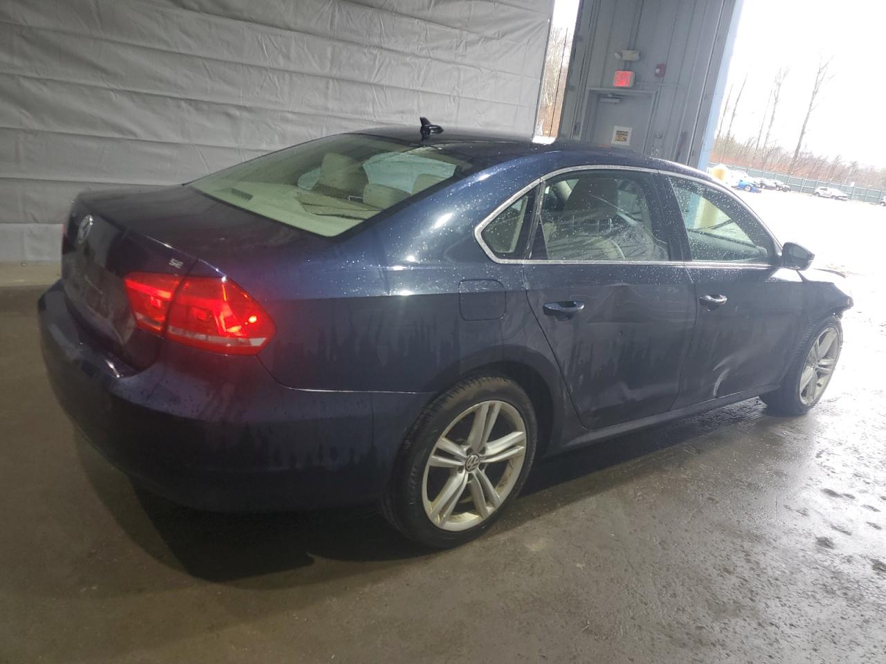 2014 Volkswagen Passat - Image 3