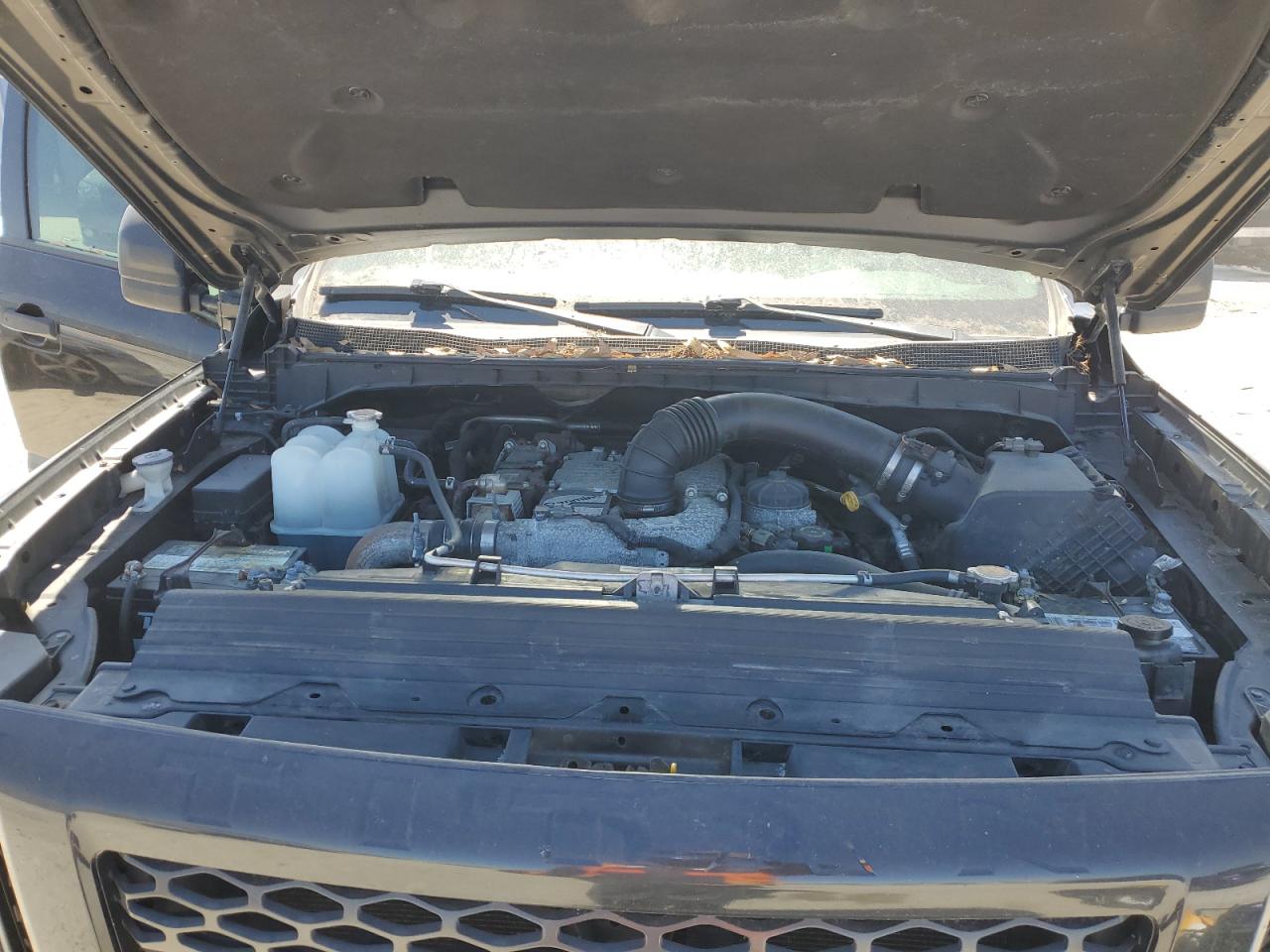 2017 Nissan Titan - Image 13