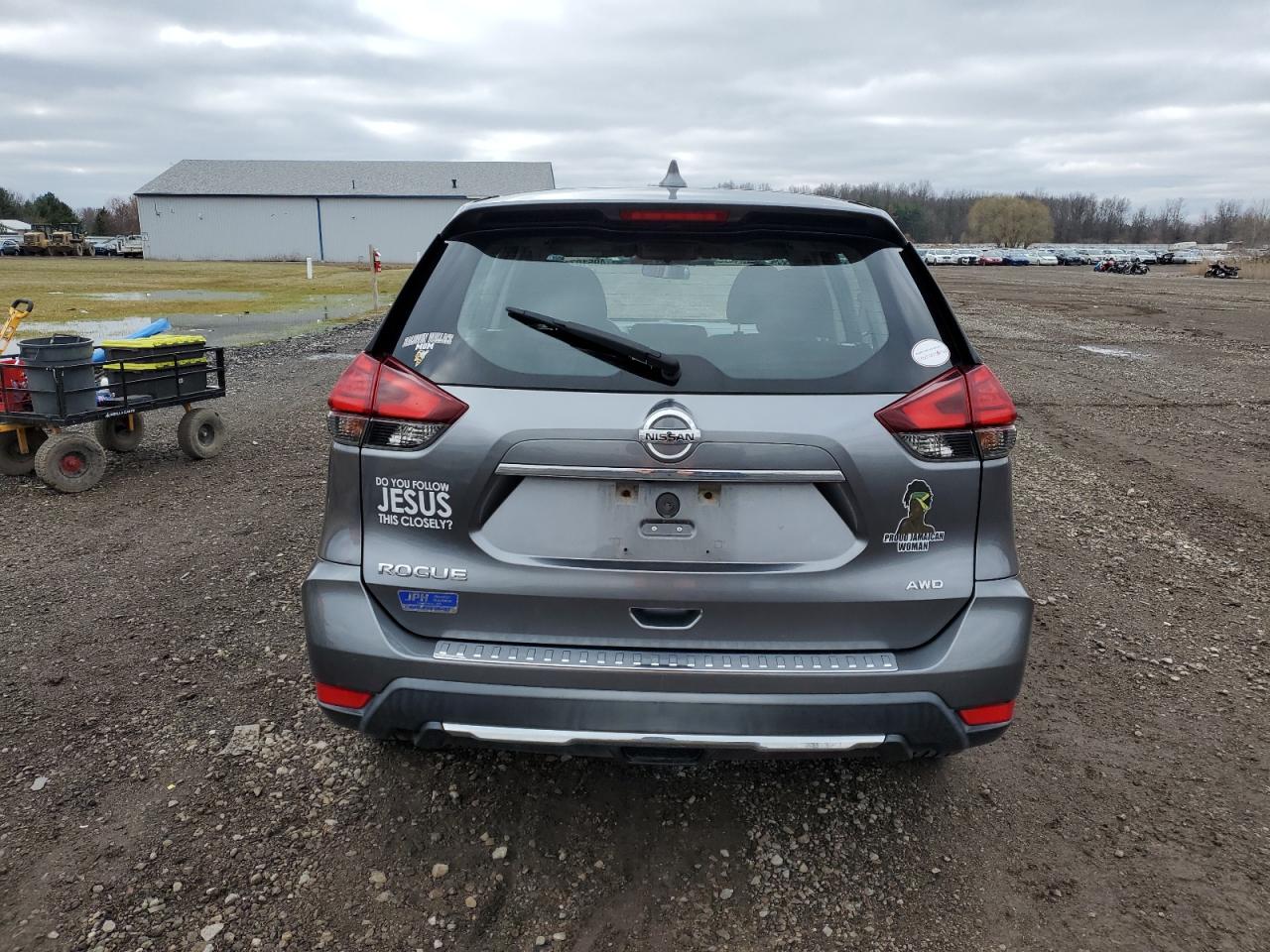 2017 Nissan Rogue - Image 6