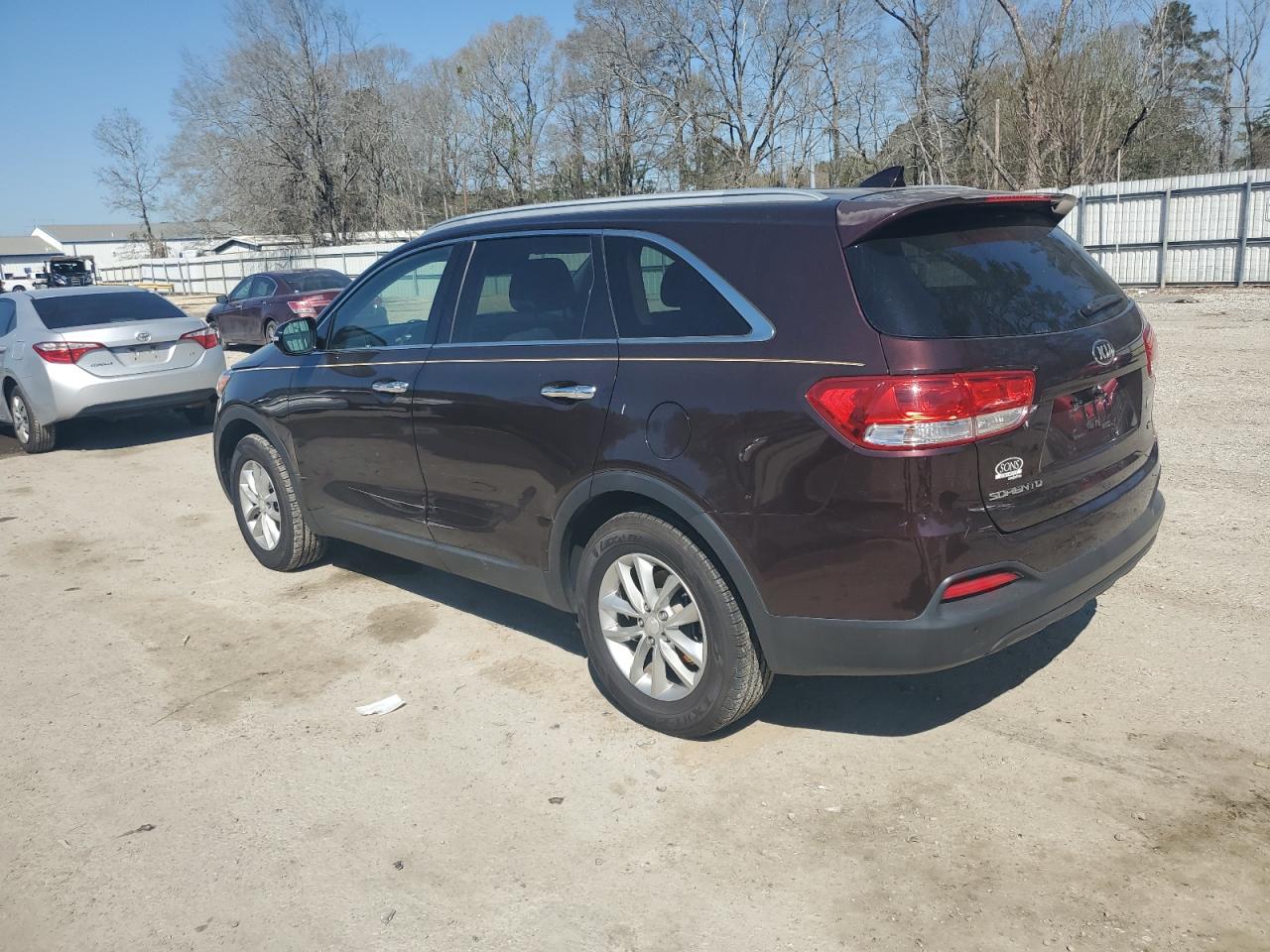 2016 Kia Sorento - Image 2