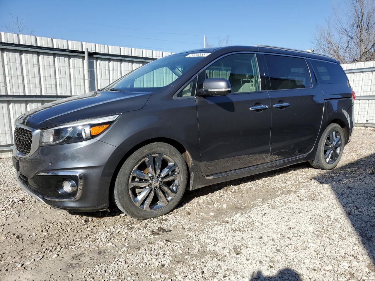 KNDME5C19H6279896 KIA SEDONA Photo 1