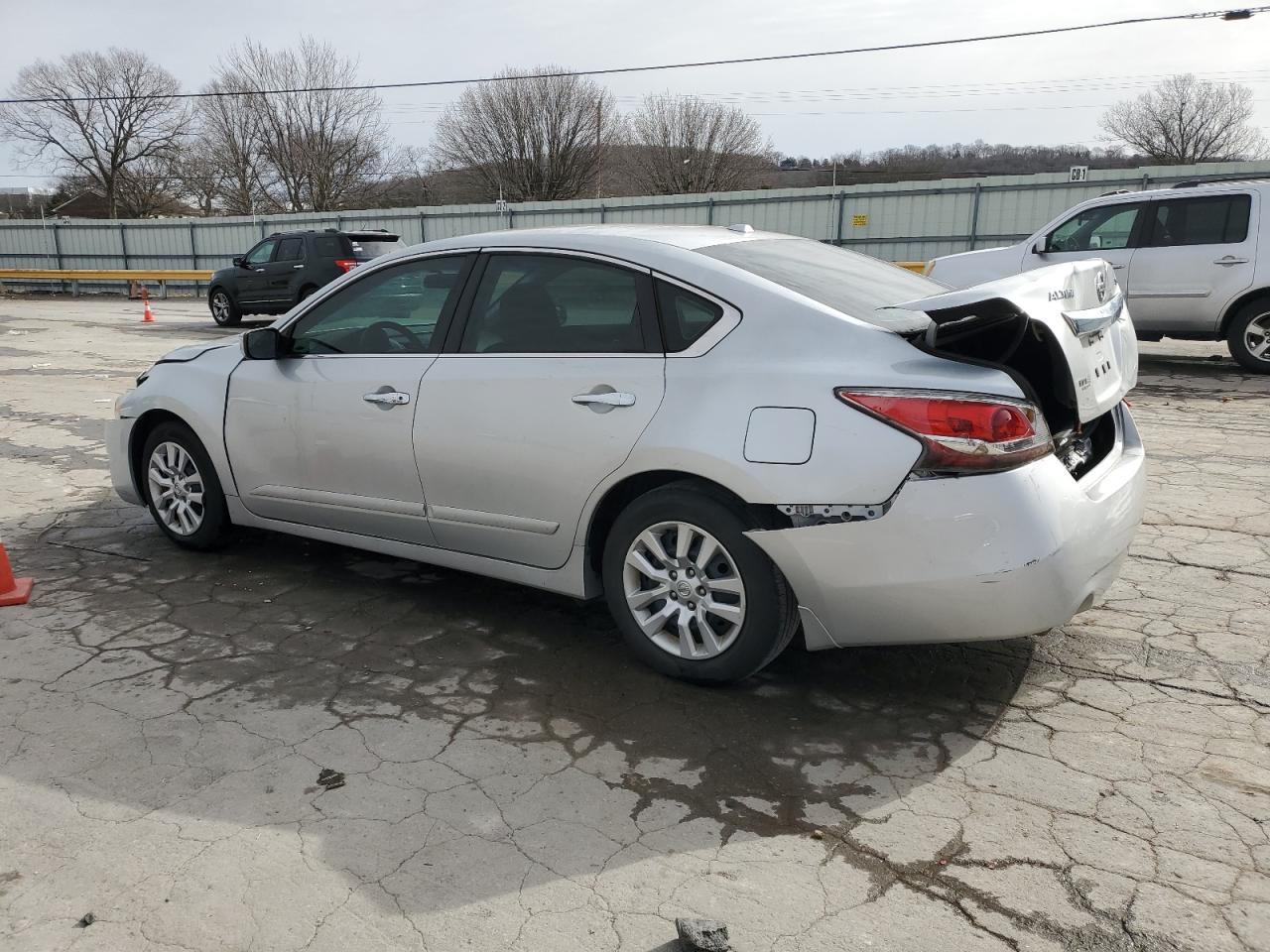 2015 Nissan Altima - Image 2