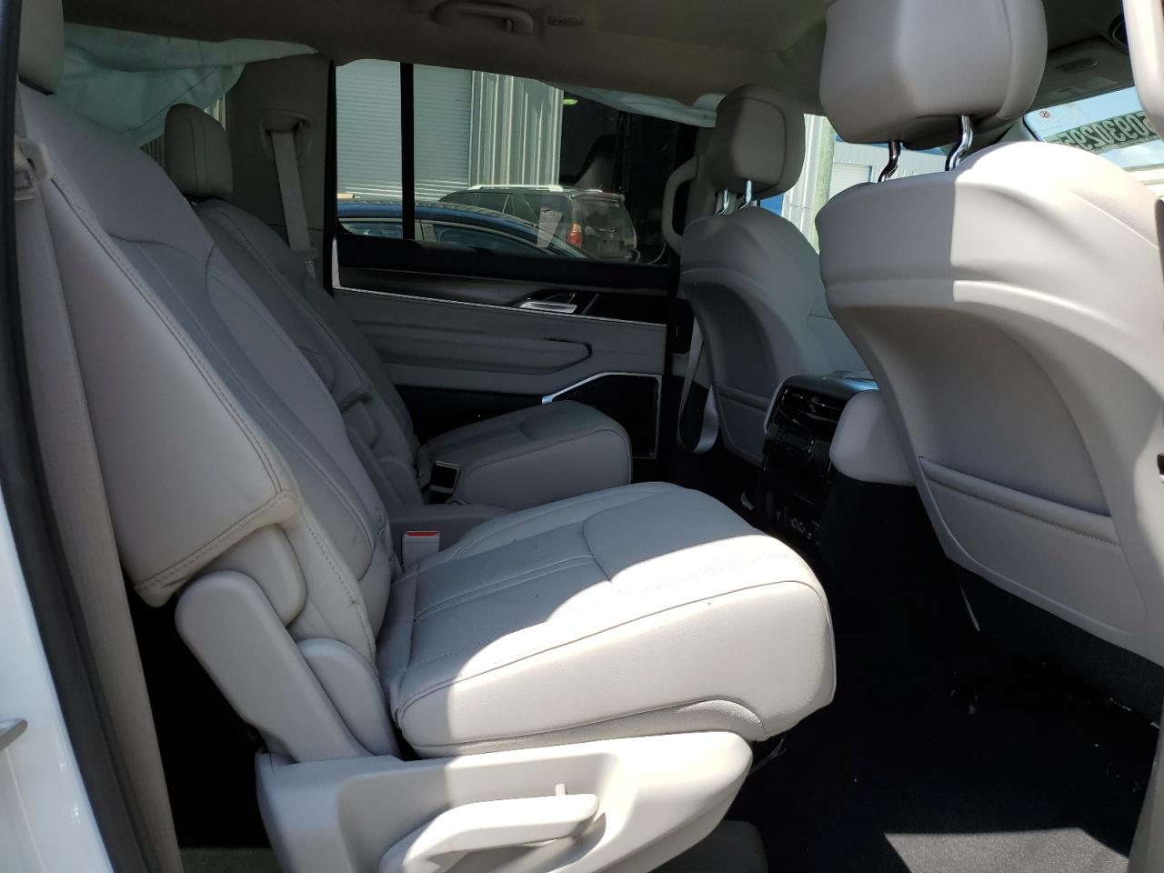 2024 Jeep Wagoneer Series Iii VIN: 1C4SJVDP1RS168807 Lot: 50930295