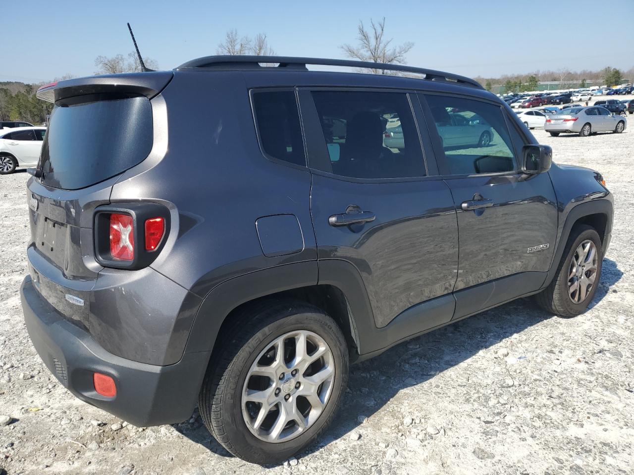 2018 Jeep Renegade - Image 3