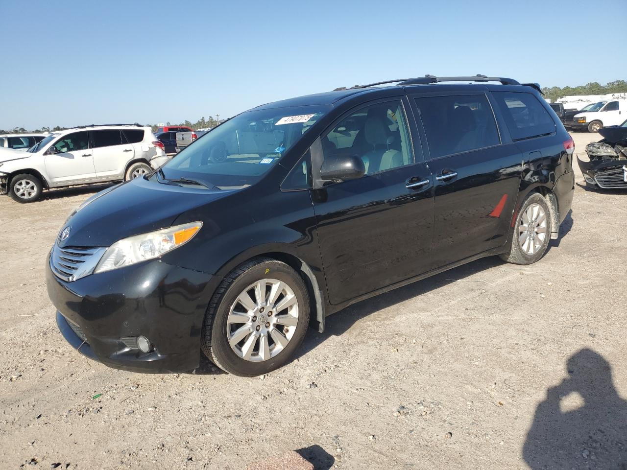 2012 Toyota Sienna - Image 1