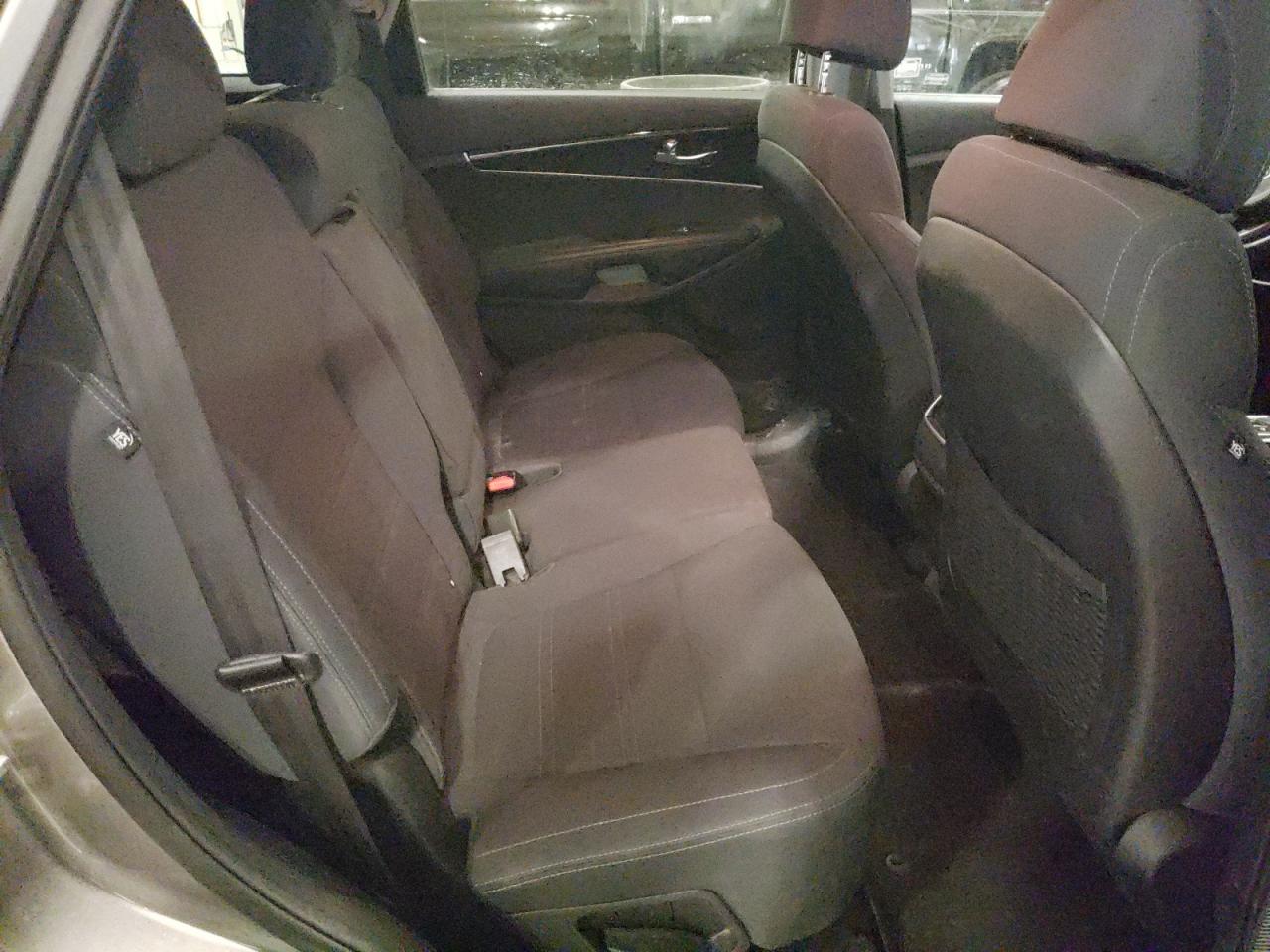 2017 Kia Sorento - Image 11