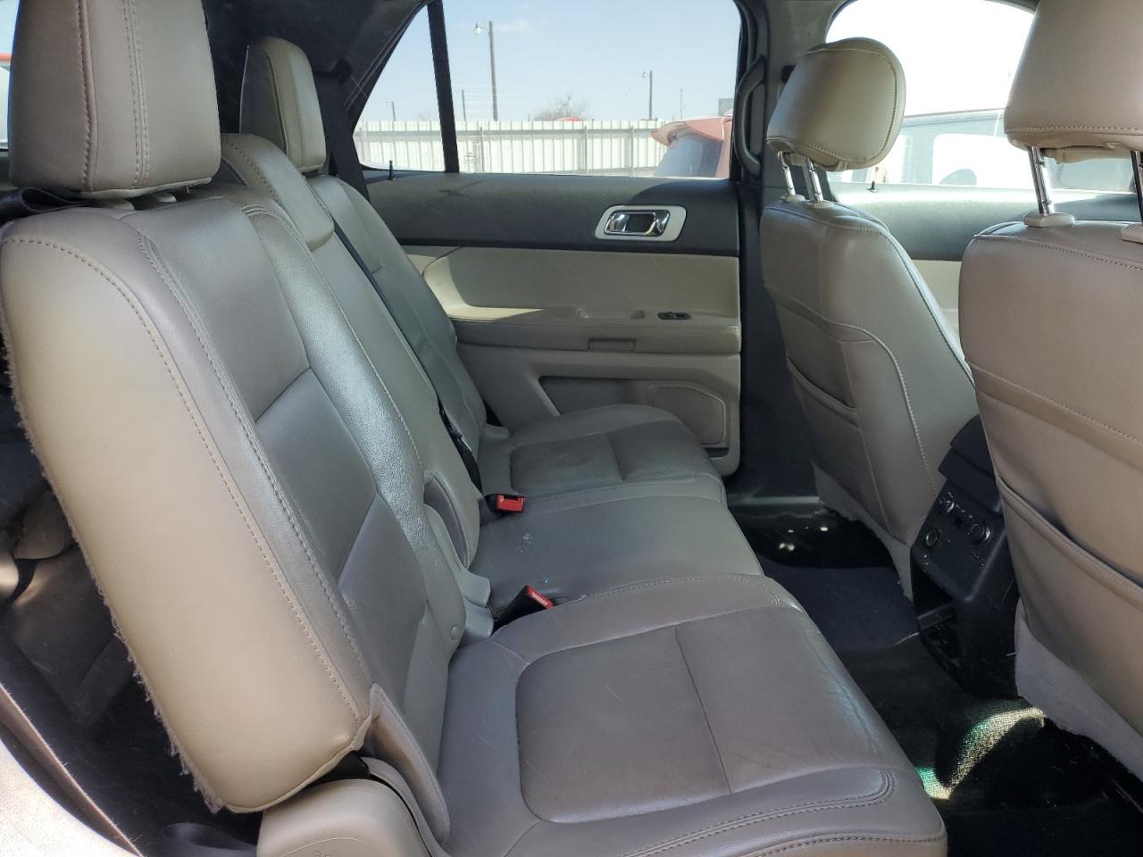 2011 Ford Explorer - Image 11