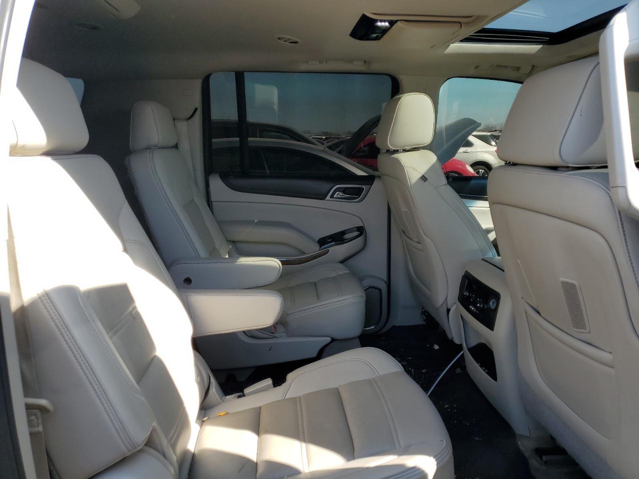 2015 GMC Yukon - Image 11