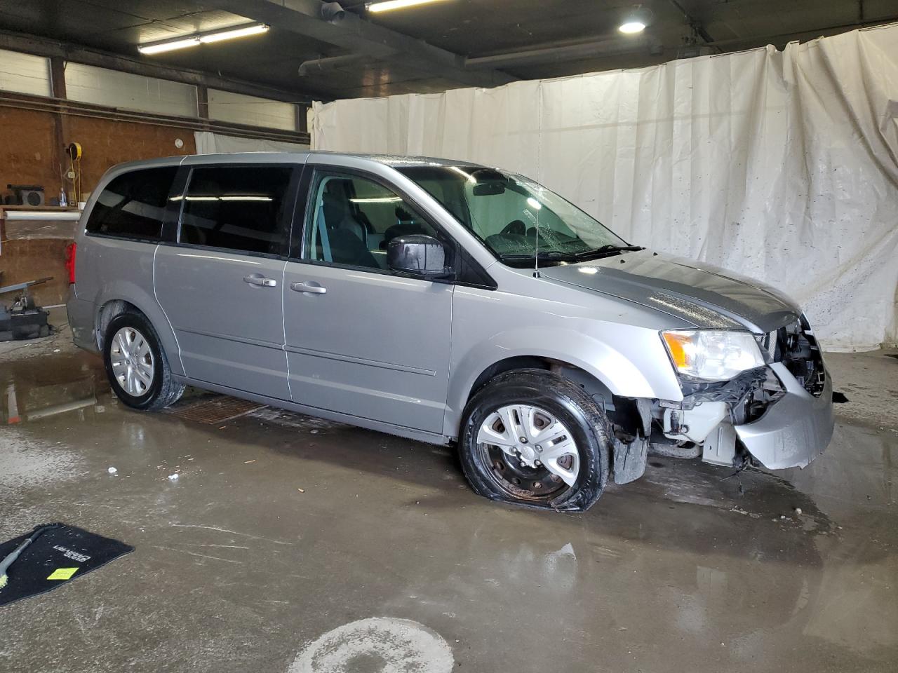 2017 Dodge Caravan - Image 4