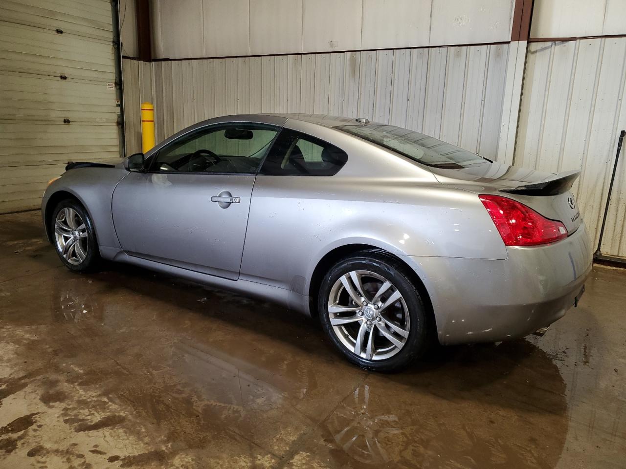 2009 Infiniti G - Image 2
