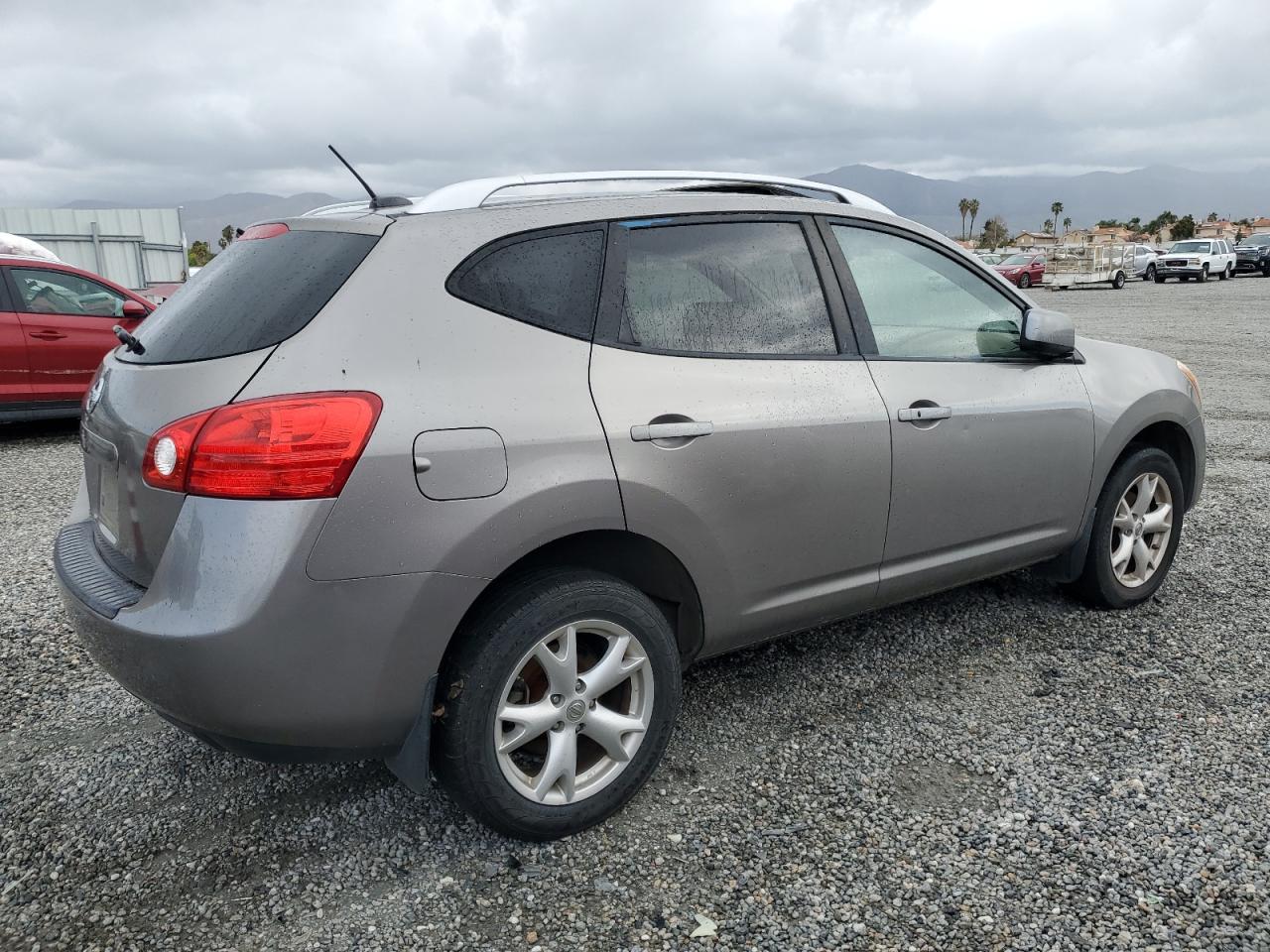 2009 Nissan Rogue - Image 3