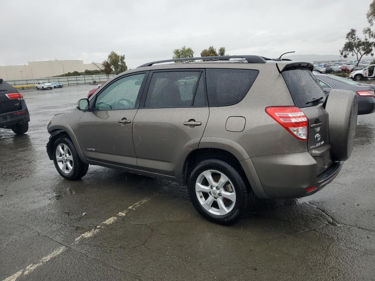 2009 Toyota RAV 4 - Image 2