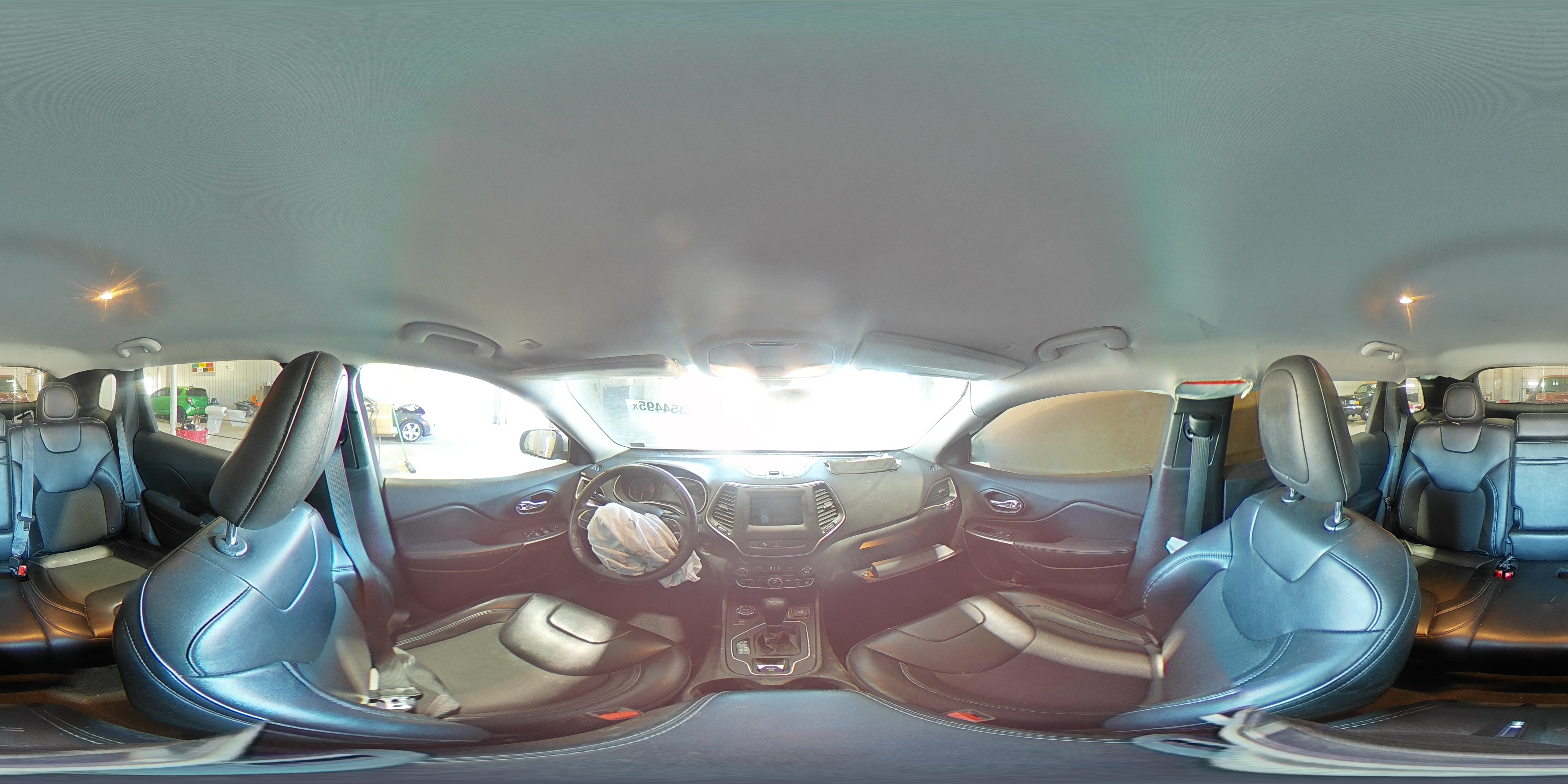 2019 Jeep Grand Cherokee - Image 15