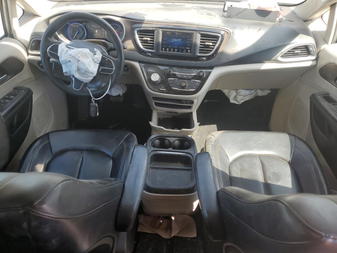 2020 Chrysler Voyager Lxi VIN: 2C4RC1DG9LR261861 Lot: 49174935