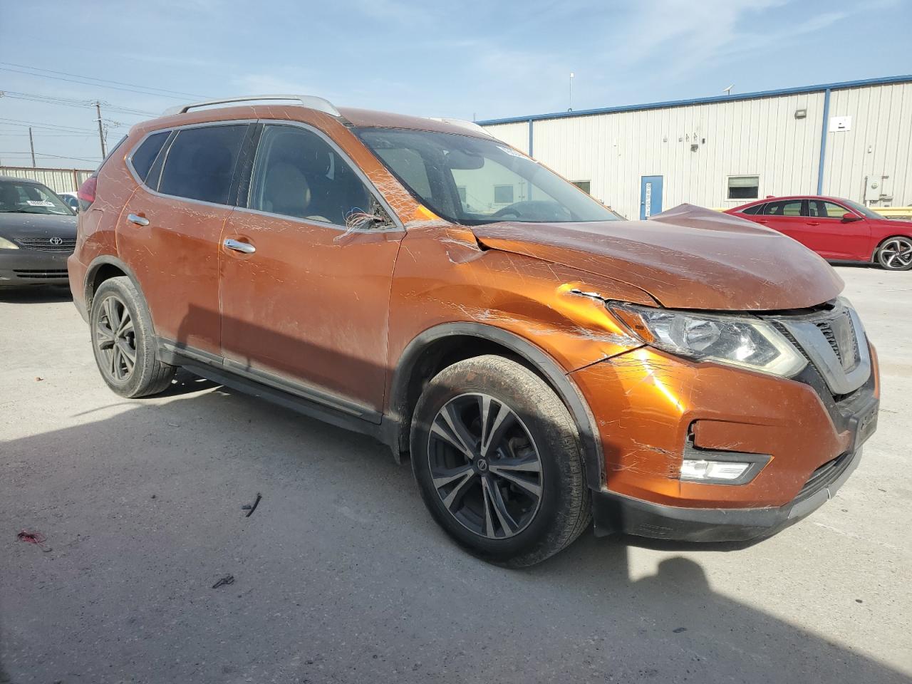 2017 Nissan Rogue - Image 4