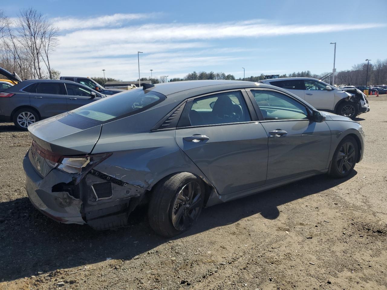 2022 Hyundai Elantra - Image 3