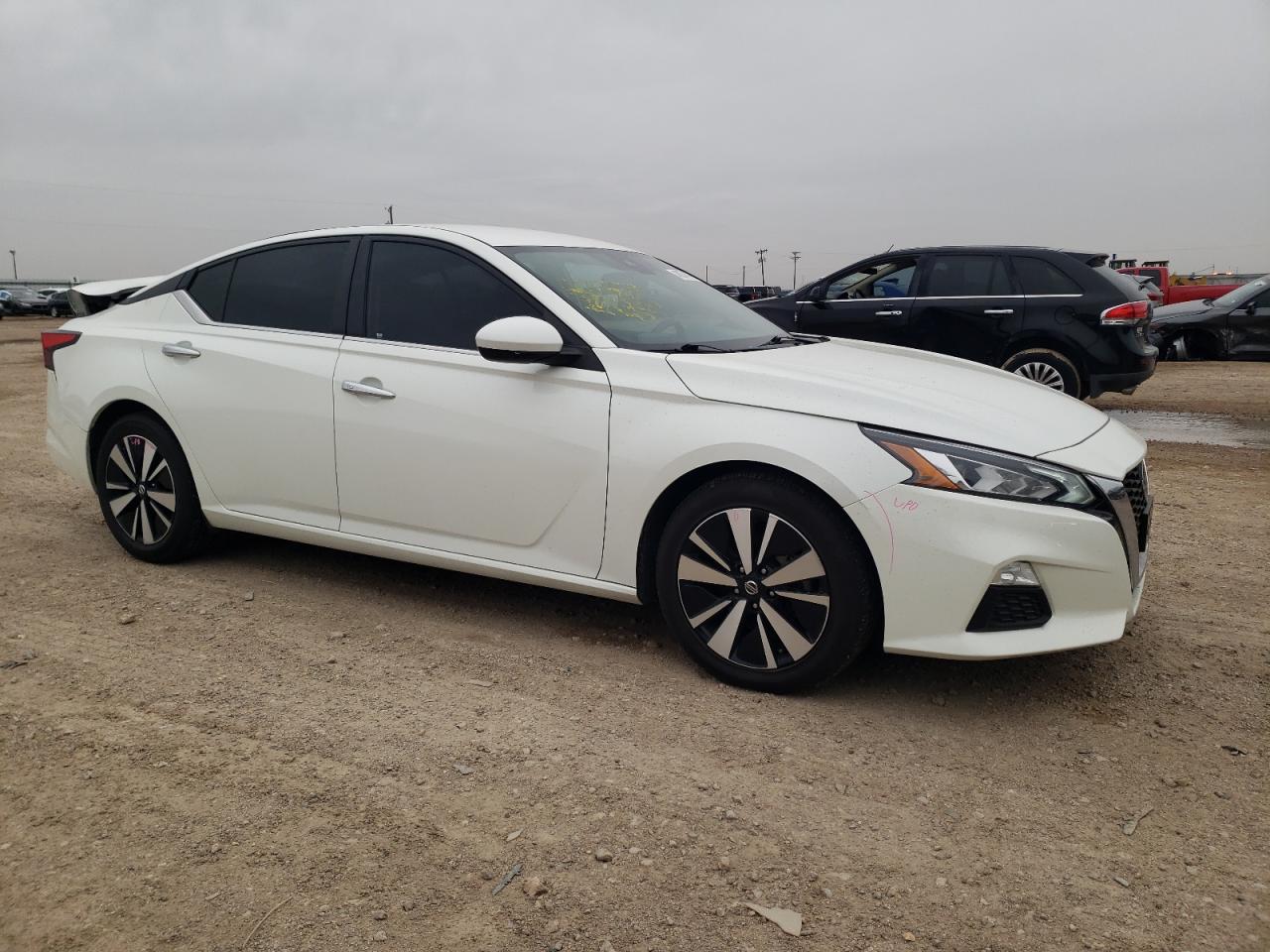 2021 Nissan Altima - Image 4