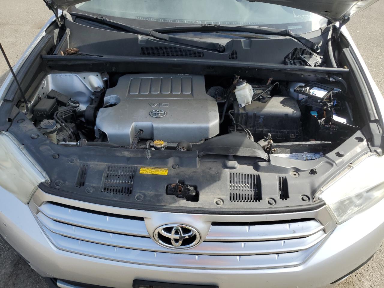2013 Toyota Highlander - Image 12