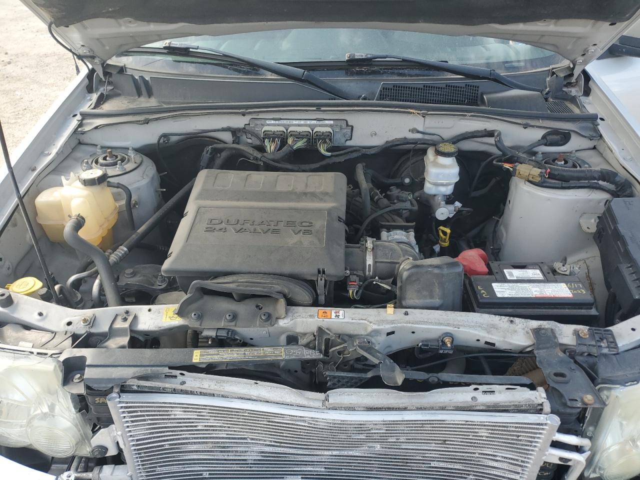 2010 Ford Escape - Image 12