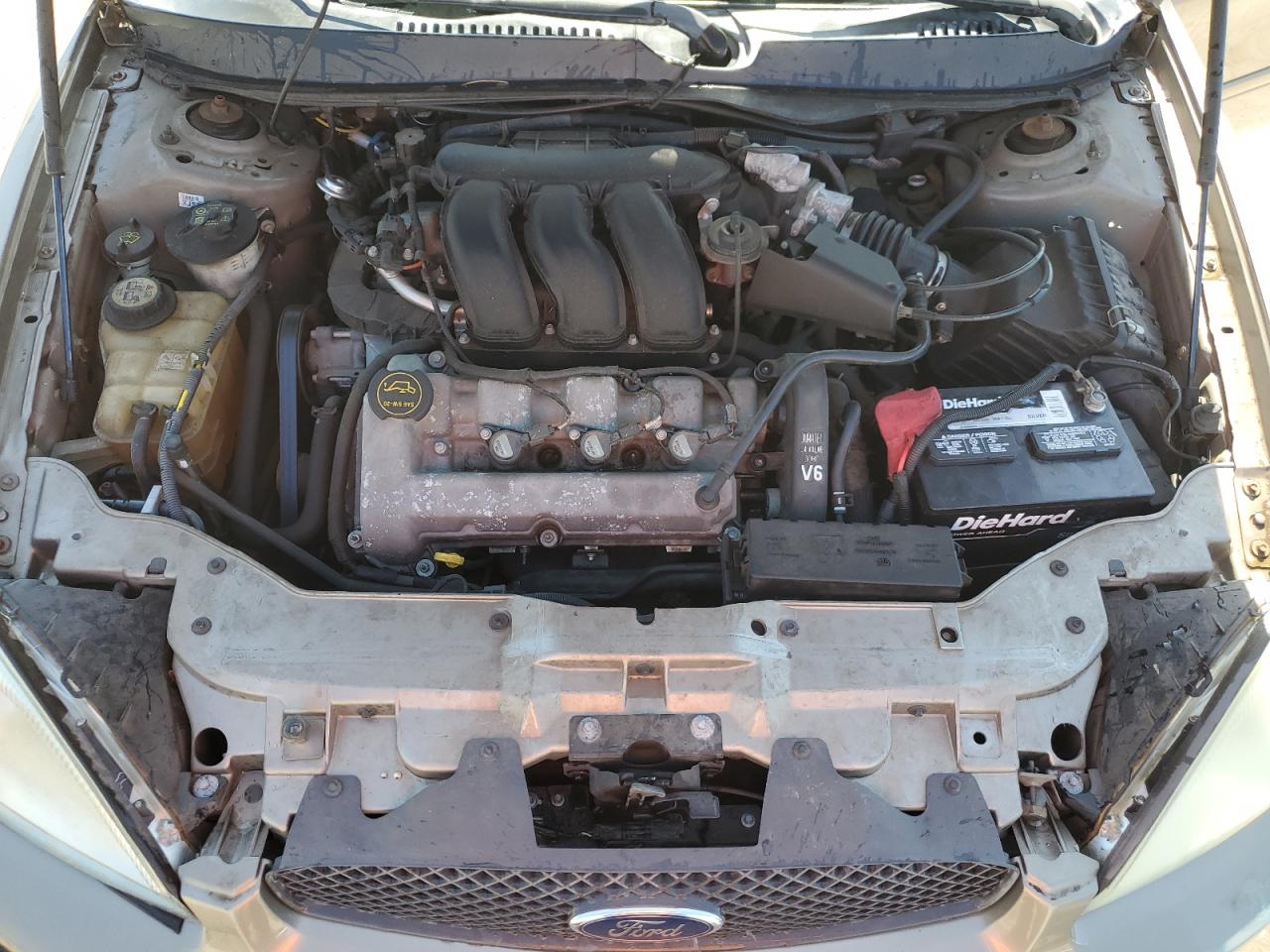 2004 Ford Taurus - Image 11