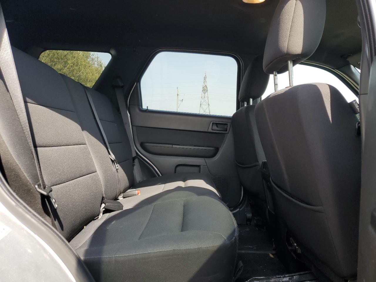 2011 Ford Escape - Image 11