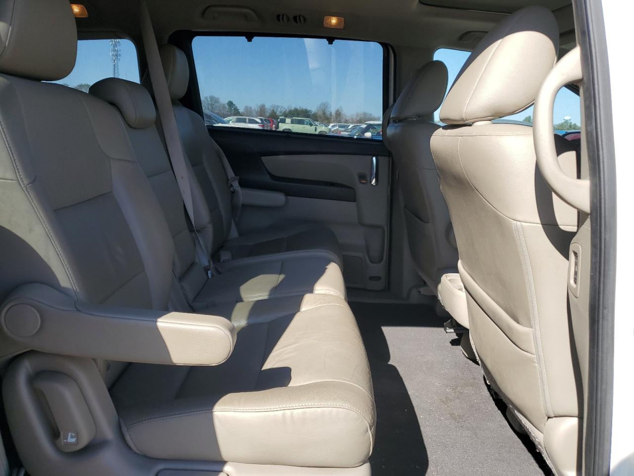 2016 Honda Odyssey - Image 11