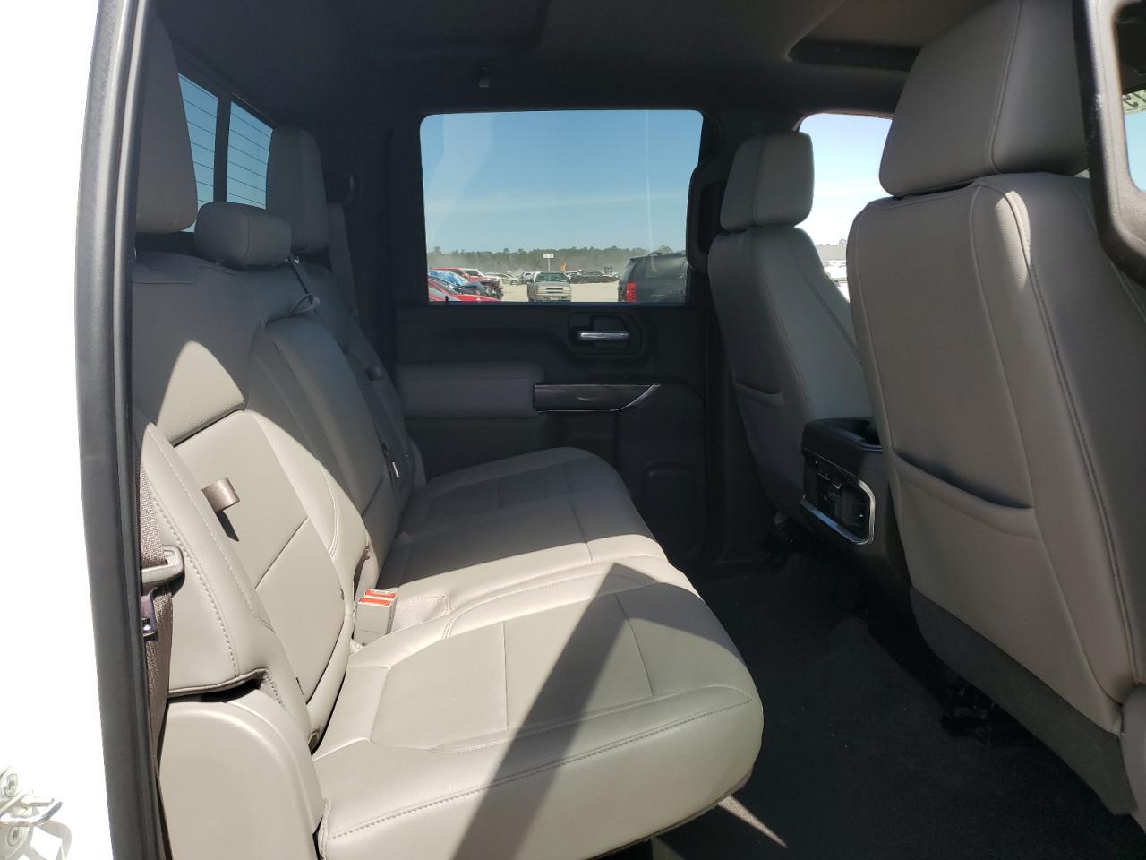 2021 Chevrolet Silverado - Image 10