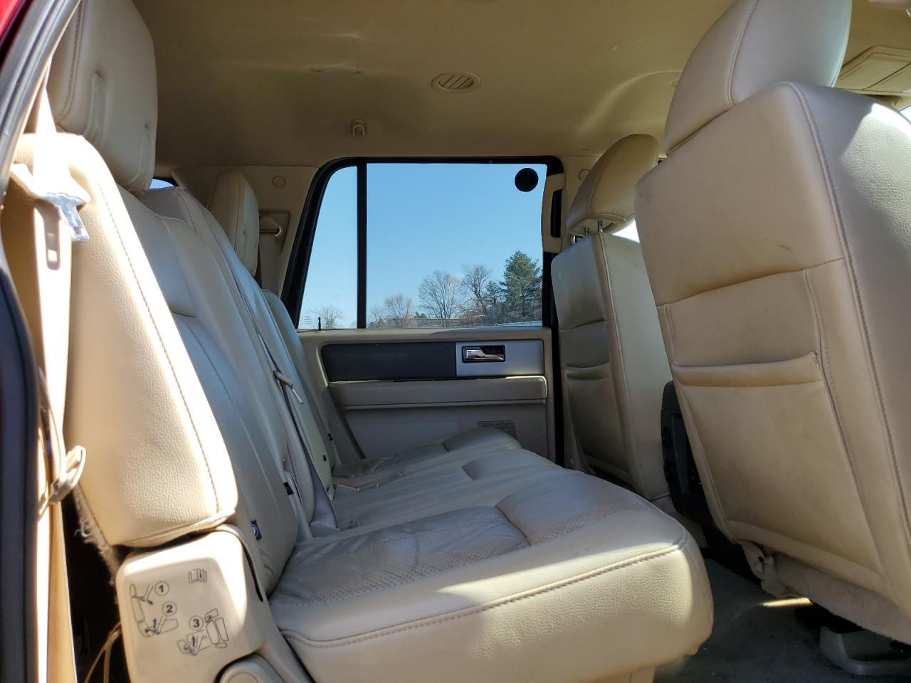 2014 Ford Expedition - Image 11