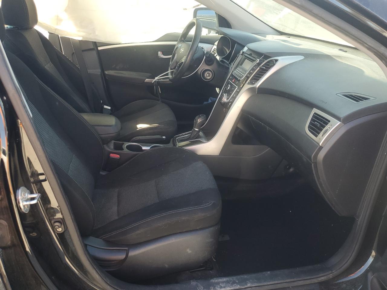2013 Hyundai Elantra - Image 7
