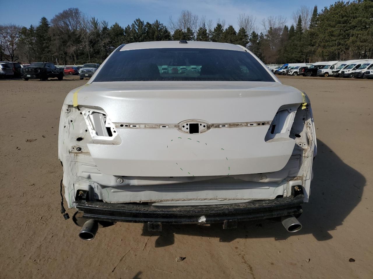 2015 Ford Taurus - Image 6