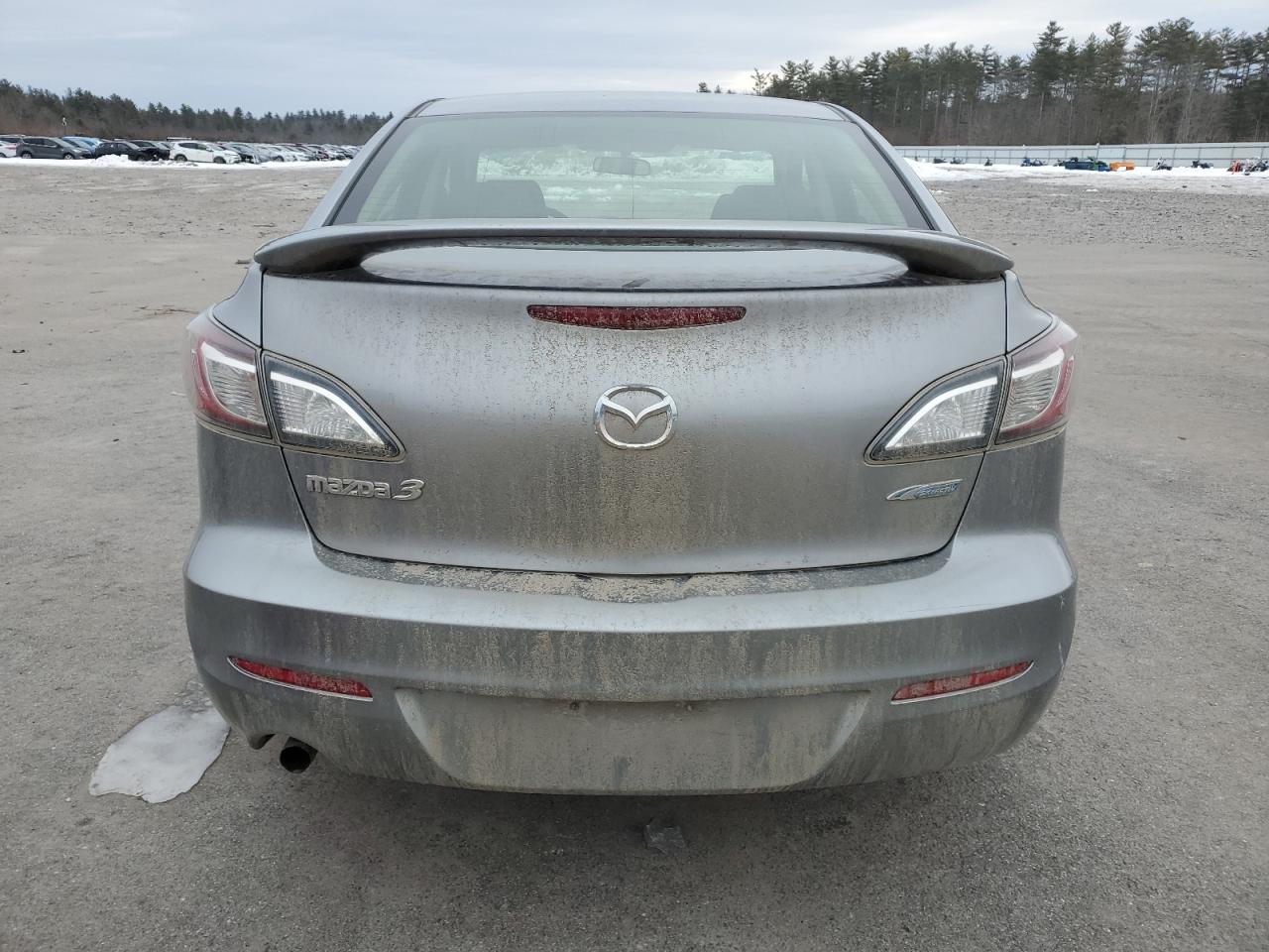 2013 Mazda 3 - Image 6