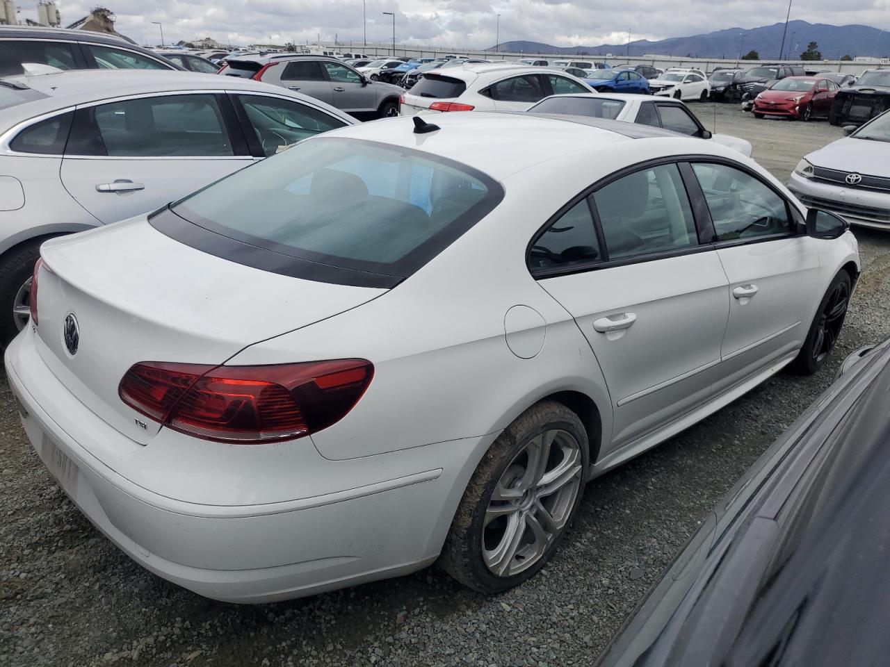 2017 Volkswagen Passat CC - Image 3