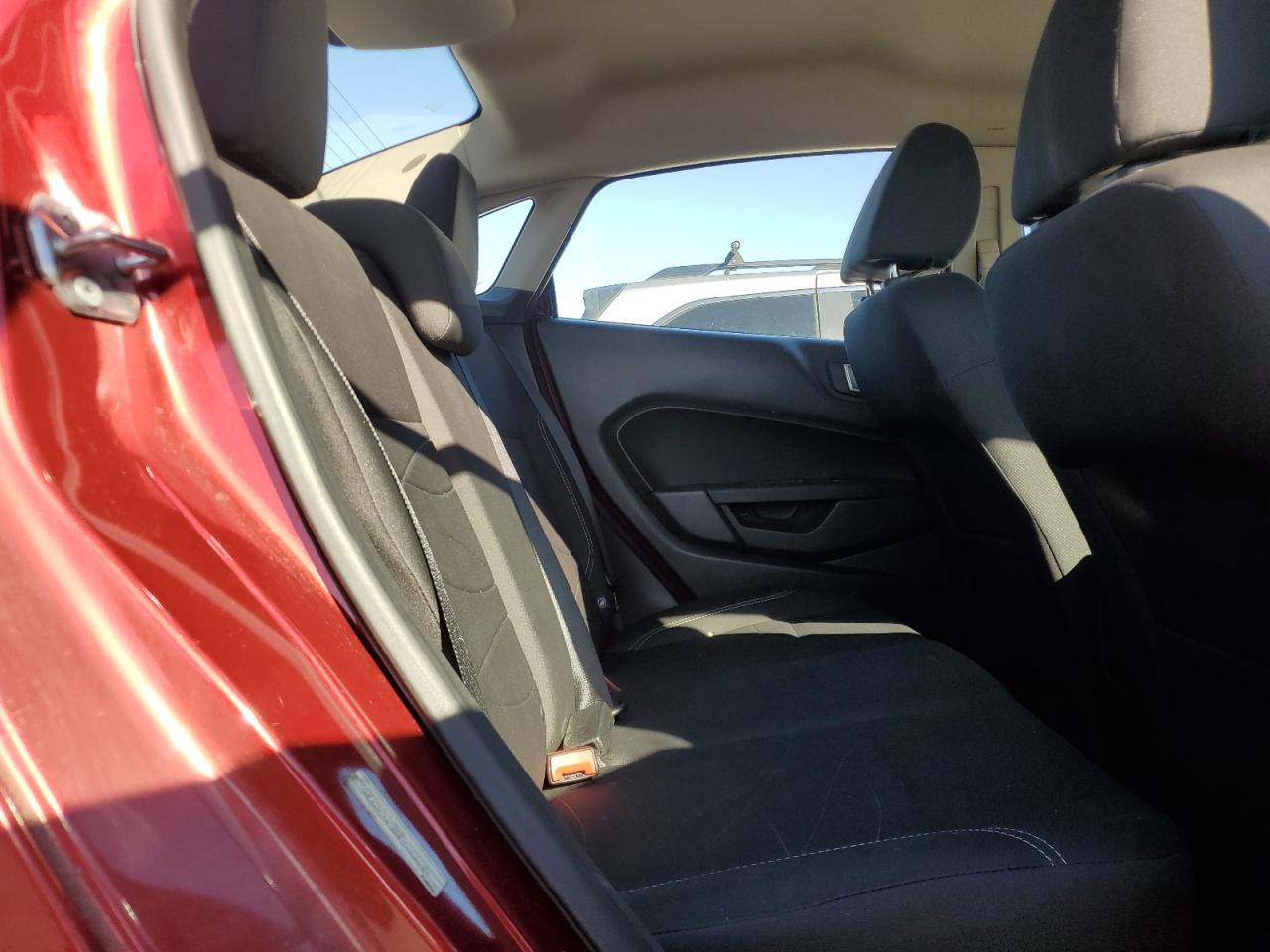 2015 Ford Fiesta - Image 10