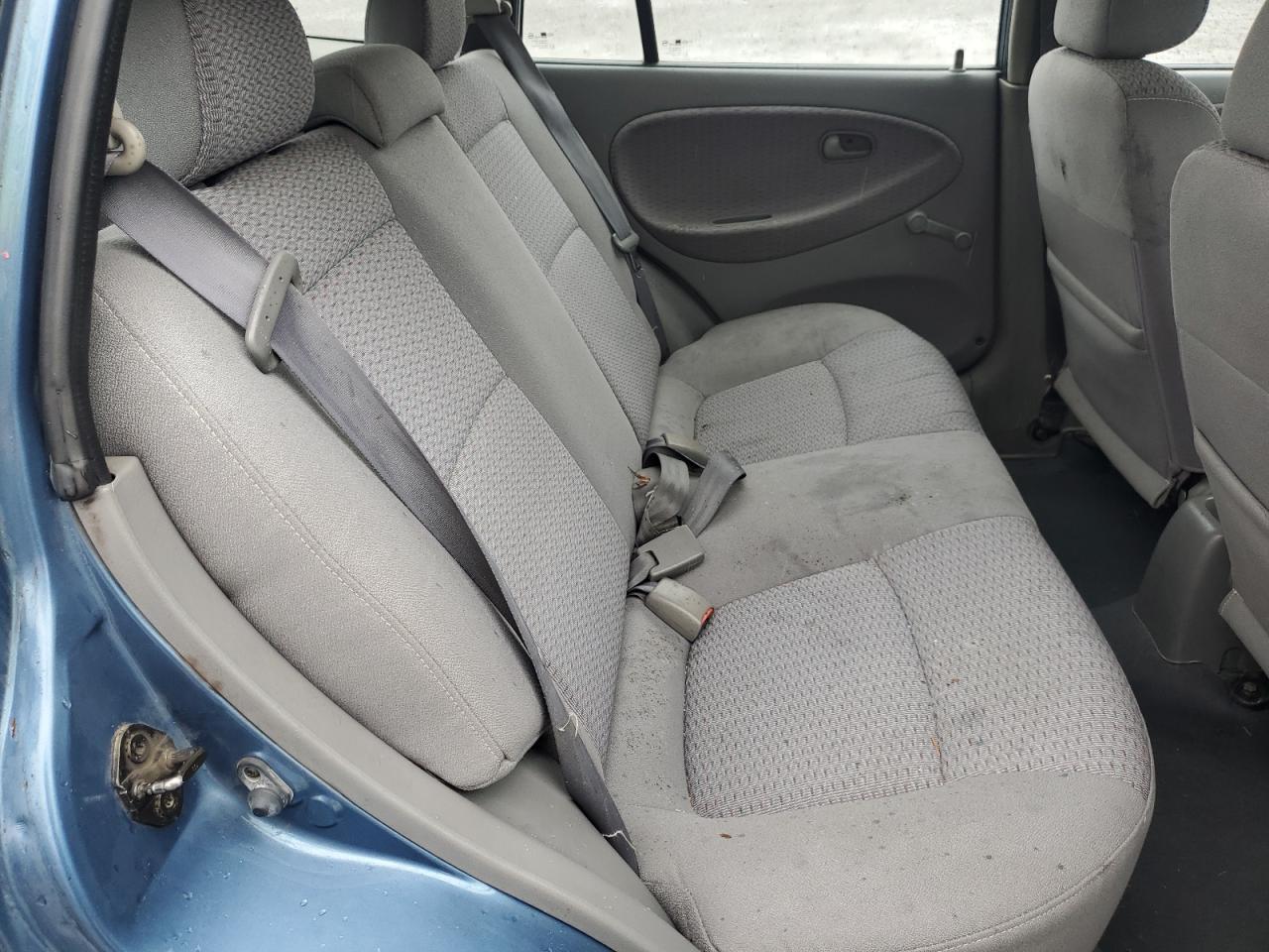2002 Kia Rio - Image 11