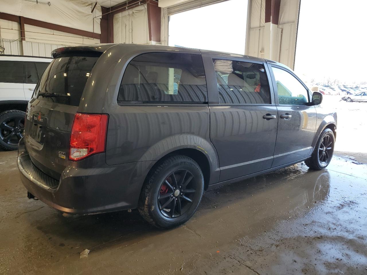 2018 Dodge Caravan - Image 3