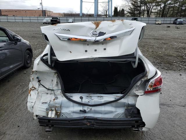 Седани NISSAN ALTIMA 2015 Бял