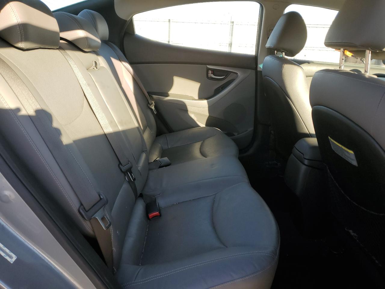 2014 Hyundai Elantra - Image 10