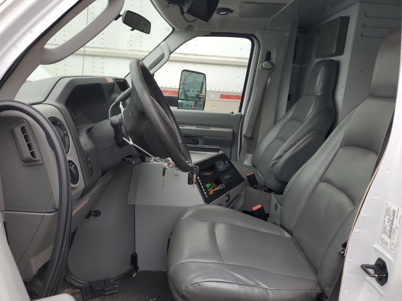 2017 Ford Econoline E450 Super Duty Cutaway Van VIN: 1FDXE4FSXHDC64987 Lot: 46478925