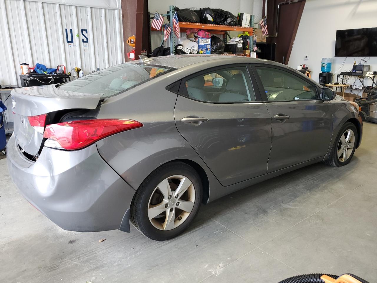 2013 Hyundai Elantra - Image 3