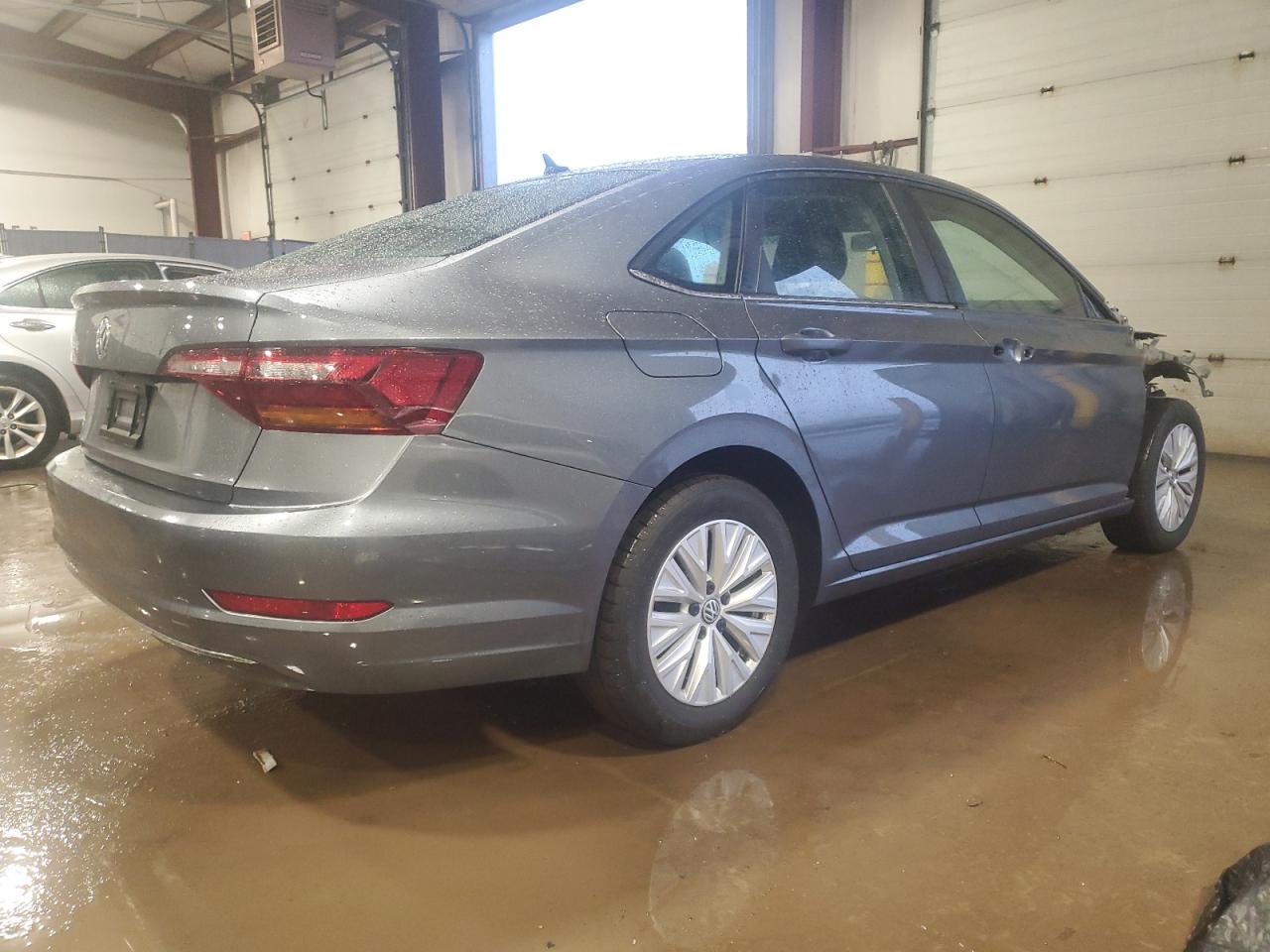 2019 Volkswagen Jetta - Image 3