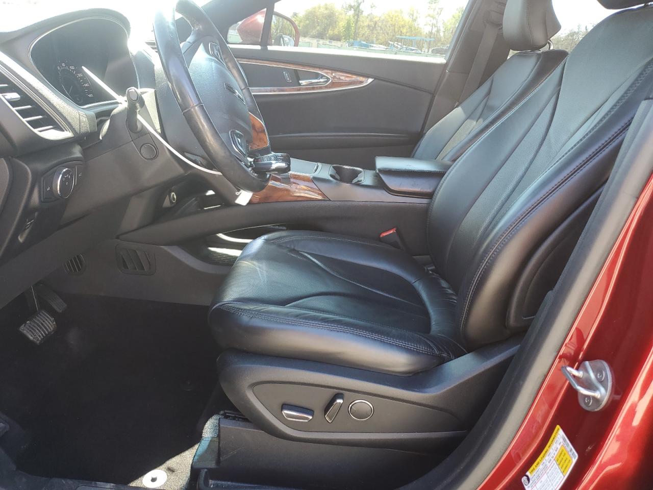 2017 Lincoln MKX - Image 7