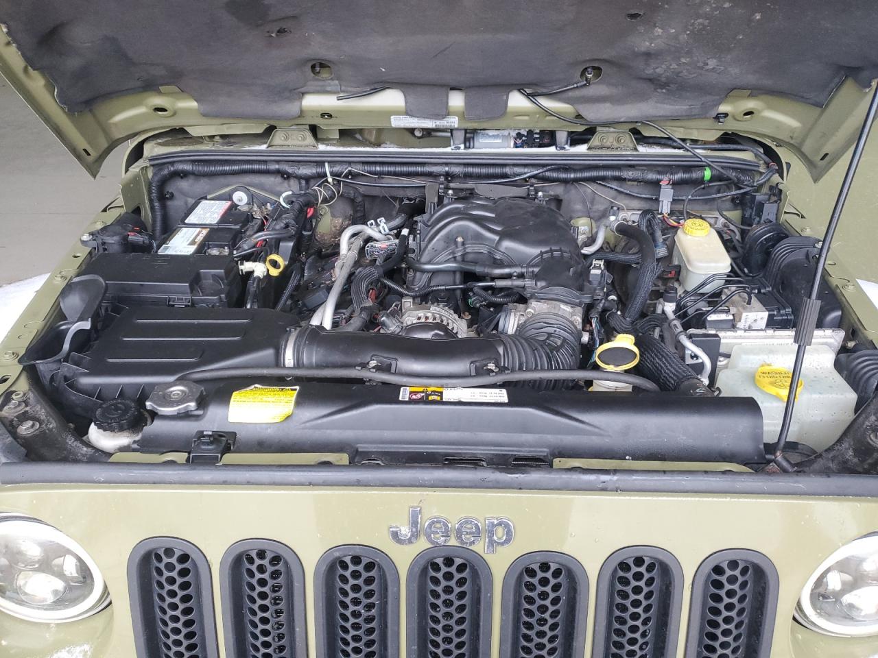 2013 Jeep Wrangler - Image 11