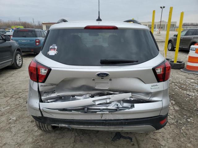 FORD ESCAPE 2019 Srebrny